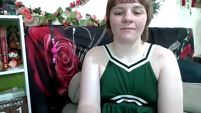 Snapshot of AverageRose chatting on 02.21.26 AverageRose online show from 02.21.26