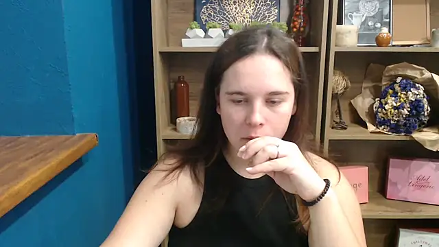 mini girly online show from 09.29.25