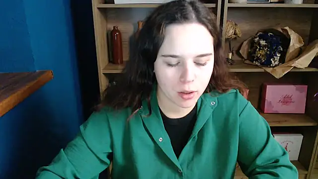 mini girly online show from 10.15.25