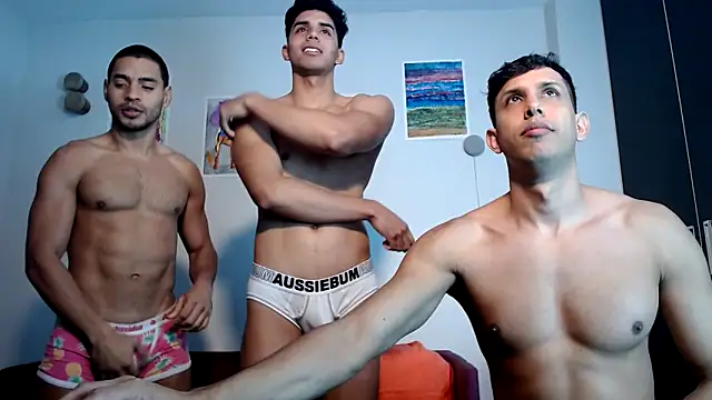 HOTLATINO2025 online show from 10.15.25