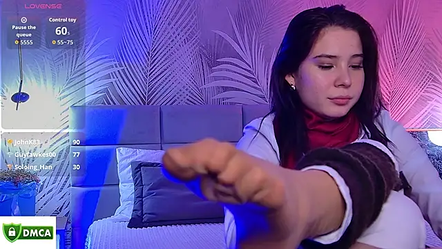 Emma plux online show from 10.31.25