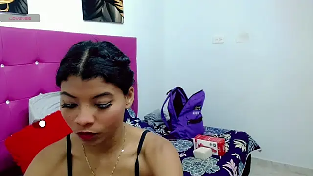 Snapshot of mia_grey01 chatting on 02.18.25 mia grey01 online show from 02.18.25