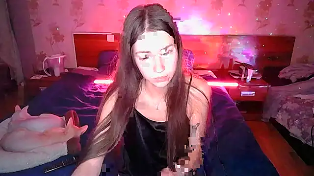 NicoleCaramel online show from 11.16.25