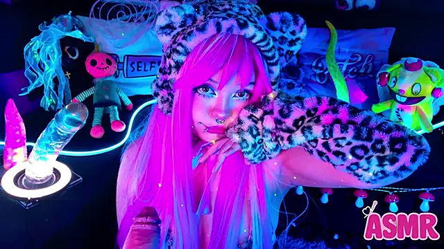 LaytonBox online show from 10.11.25