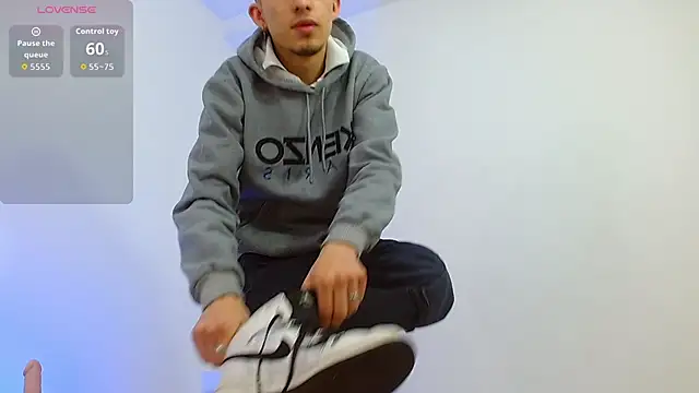 Axel tay online show from 11.14.25