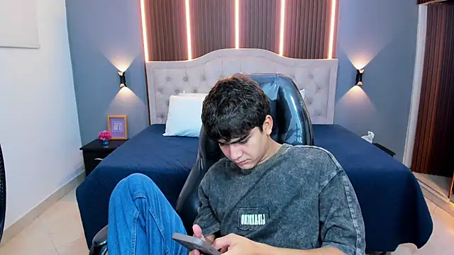 Tommy18   online show from 02.01.26