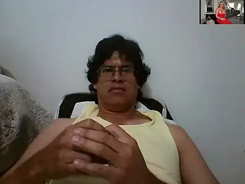Snapshot of AgneloFly chatting on 05.28.26 AgneloFly online show from 05.28.26