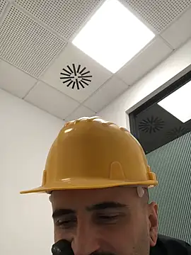 Snapshot of ilmaestoso chatting on 01.11.25 ilmaestoso online show from 01.11.25