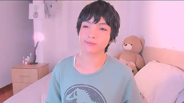 Snapshot of AllanYong18 chatting on 10.01.25 AllanYong18 online show from 10.01.25