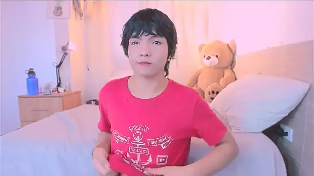 Snapshot of AllanYong18 chatting on 10.05.25 AllanYong18 online show from 10.05.25