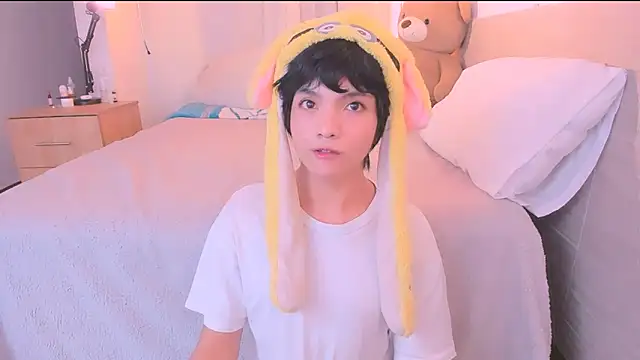 Snapshot of AllanYong18 chatting on 10.09.25 AllanYong18 online show from 10.09.25