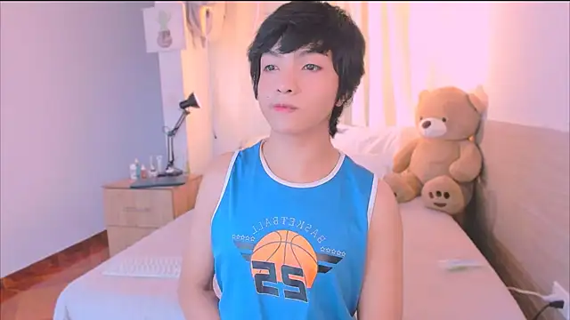 Snapshot of AllanYong18 chatting on 10.12.25 AllanYong18 online show from 10.12.25