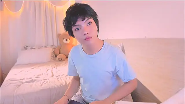 Snapshot of AllanYong18 chatting on 11.11.25 AllanYong18 online show from 11.11.25