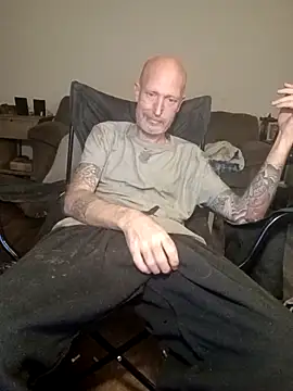 Snapshot of filthymind619 chatting on 11.18.25 filthymind619 online show from 11.18.25