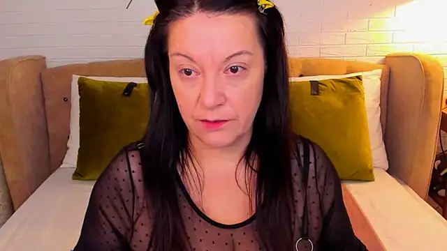 SarahGrays online show from 10.11.25