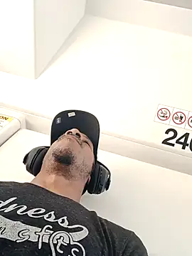 Snapshot of MrDaddyBbSnake chatting on 10.04.25 MrDaddyBbSnake online show from 10.04.25