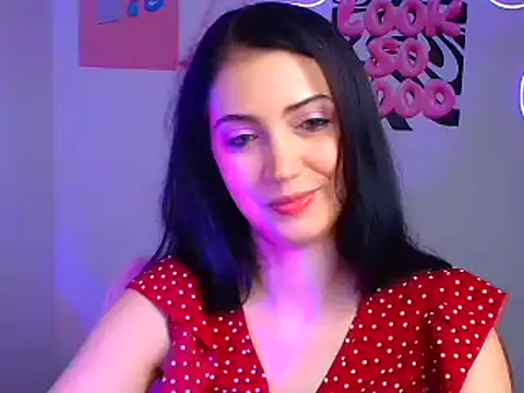 Snapshot of Amalia_amor chatting on 10.10.25 Amalia amor online show from 10.10.25