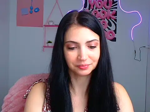Snapshot of Amalia_amor chatting on 10.14.25 Amalia amor online show from 10.14.25