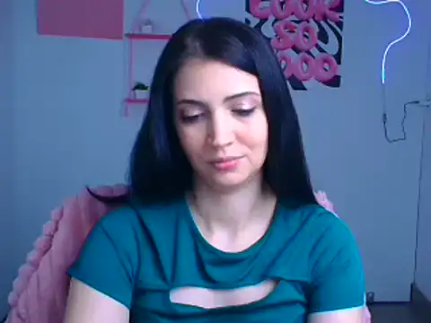 Snapshot of Amalia_amor chatting on 11.04.25 Amalia amor online show from 11.04.25