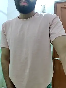 Snapshot of TOPMOON001 chatting on 10.21.25 TOPMOON001 online show from 10.21.25