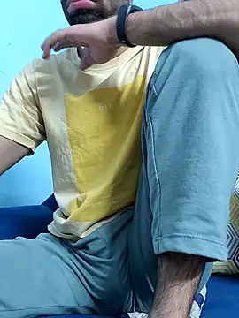 Snapshot of TOPMOON001 chatting on 10.24.25 TOPMOON001 online show from 10.24.25