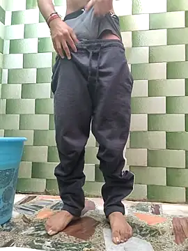 Snapshot of TOPMOON001 chatting on 11.16.25 TOPMOON001 online show from 11.16.25