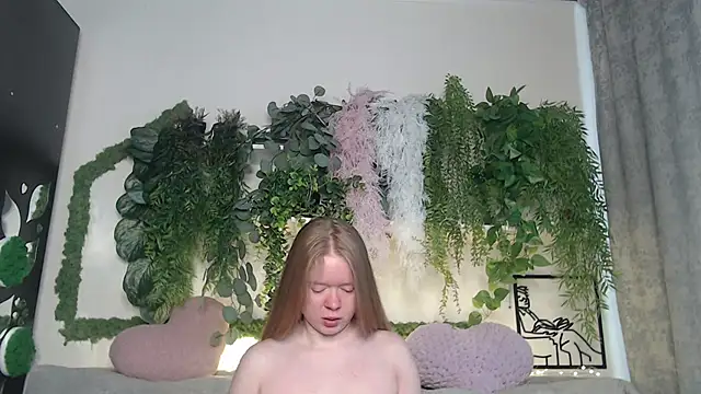 Snapshot of scyrim2 chatting on 02.12.25 scyrim2 online show from 02.12.25