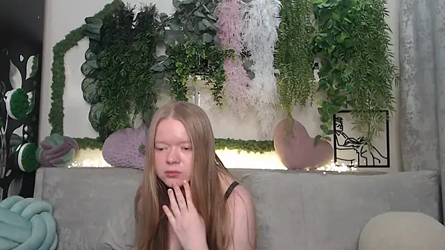 Snapshot of scyrim2 chatting on 03.06.25 scyrim2 online show from 03.06.25