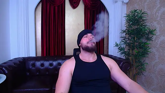 Snapshot of AdamJamesonn chatting on 10.05.25 AdamJamesonn online show from 10.05.25