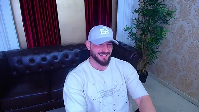 Snapshot of AdamJamesonn chatting on 11.03.25 AdamJamesonn online show from 11.03.25