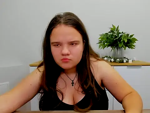 AdeleCruz online show from 02.04.25