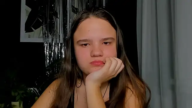 AdeleCruz online show from 03.13.26