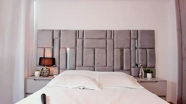 Karla Hudsson online show from 02.23.25