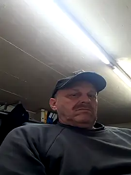 Schwach041967 online show from 04.22.26