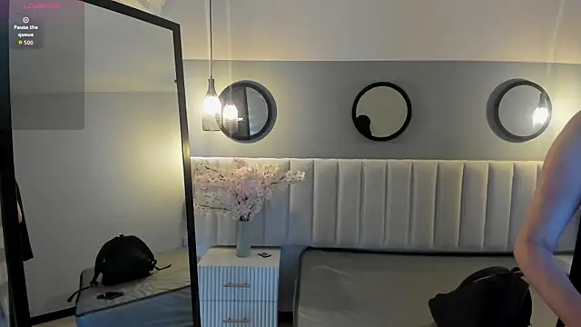 chelsea bolton  online show from 04.01.26