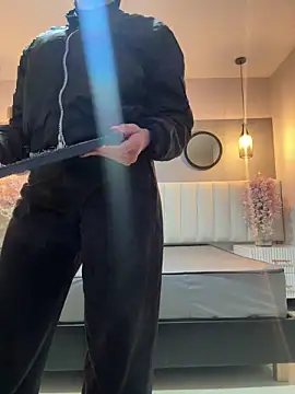 chelsea bolton  online show from 04.15.26