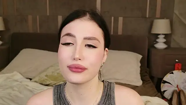 EmmaLawrens online show from 10.05.25