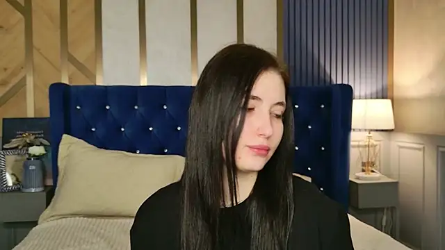 EmmaLawrens online show from 02.17.26