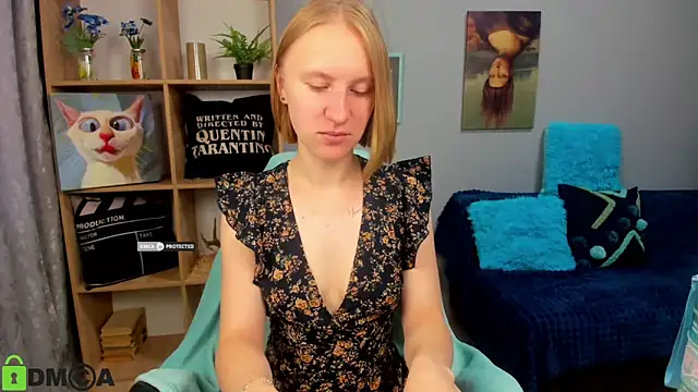 Snapshot of BeautyBlondy chatting on 09.25.25 BeautyBlondy online show from 09.25.25