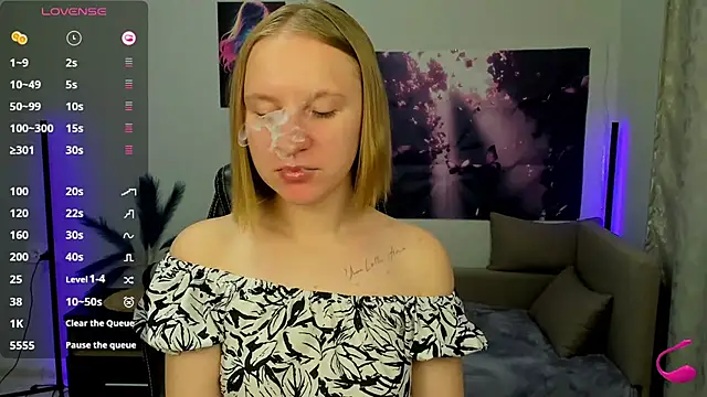 Snapshot of BeautyBlondy chatting on 10.23.25 BeautyBlondy online show from 10.23.25