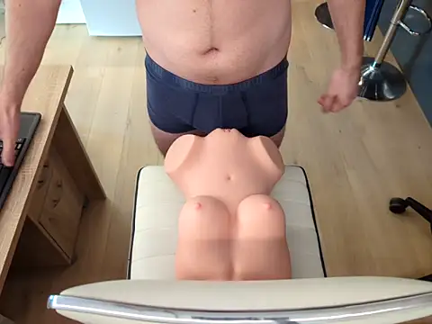 Snapshot of MacPlesure chatting on 01.14.25 MacPlesure online show from 01.14.25