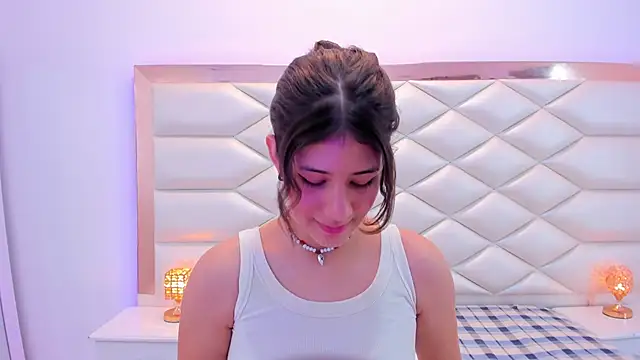 MiaQueen021 online show from 01.15.25