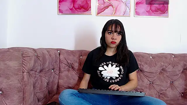 Kim Lennon online show from 01.14.25