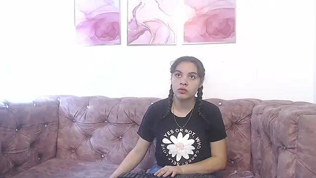 Kim Lennon online show from 02.15.25