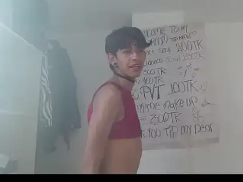 Snapshot of boysLittle chatting on 01.19.25 boysLittle online show from 01.19.25