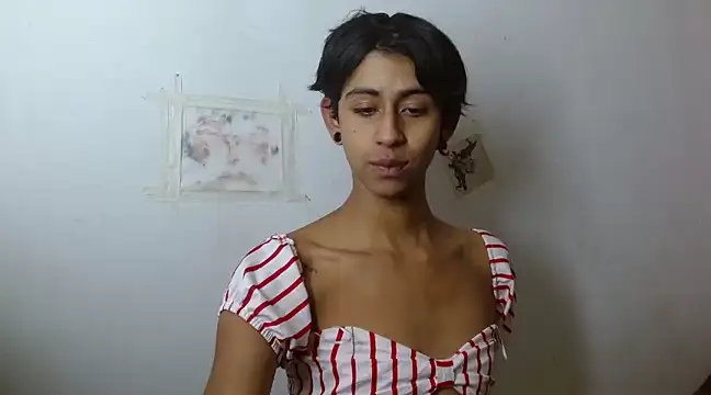 Snapshot of boysLittle chatting on 02.16.25 boysLittle online show from 02.16.25