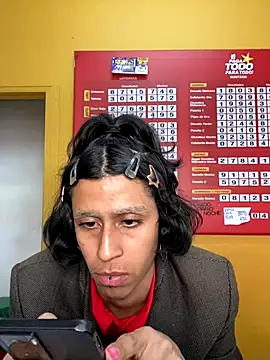 Snapshot of boysLittle chatting on 09.24.25 boysLittle online show from 09.24.25