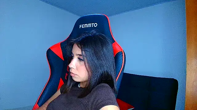 Rousse violett online show from 11.04.25