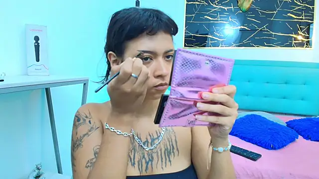 Snapshot of gabriela_cortez chatting on 09.27.25 gabriela cortez online show from 09.27.25