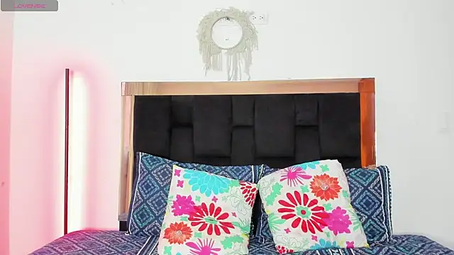 Snapshot of Carorosse chatting on 11.09.25 Carorosse online show from 11.09.25